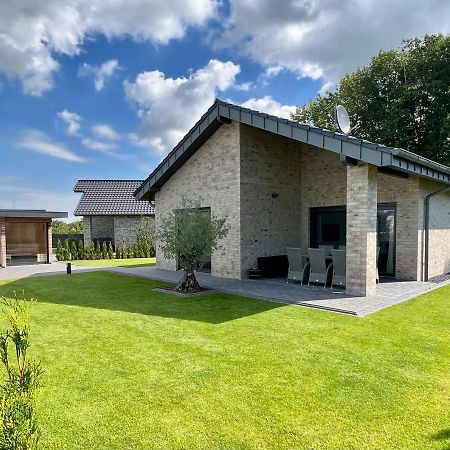 Schoenes Ferienhaus Mit Sauna Am Harkebruegger See In Der Naehe Von Oldenburg Barssel  Eksteriør billede