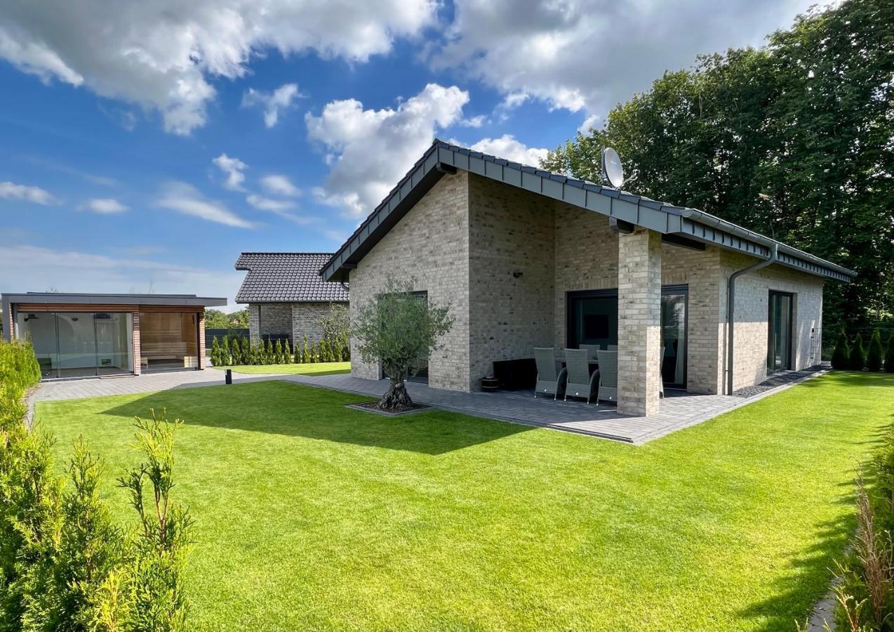 Schoenes Ferienhaus Mit Sauna Am Harkebruegger See In Der Naehe Von Oldenburg Barssel  Eksteriør billede